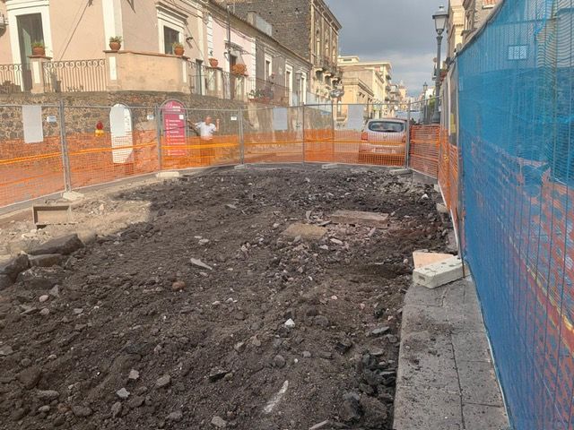 Belpasso - lavori strada via Roma 2