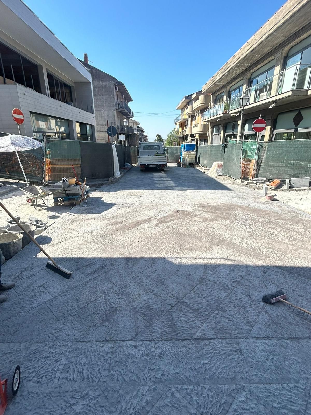 Belpasso - lavori strada via Roma 6